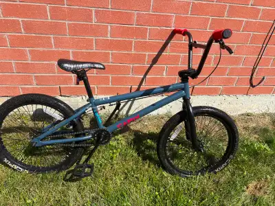 CAPIX 20” BMX BIKE, View more