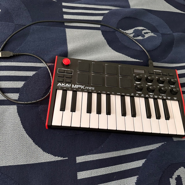 AKAI Professional MPK Mini MK3 Pianos & Keyboards London Kijiji