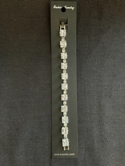 Cubic Zirconia Princess Cut Tennis Bracelet in Jewellery & Watches in Burnaby/New Westminster - Image 4