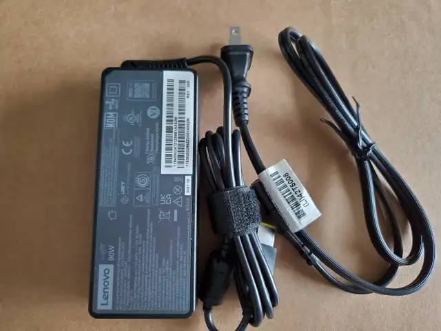 Lenovo AC adapter in Laptop Accessories in City of Toronto - Image 3