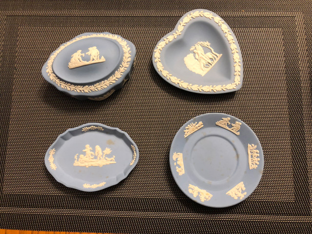 Wedgwood blue collection vintage  in Arts & Collectibles in Markham / York Region