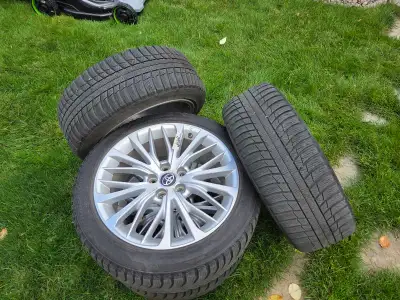 Pneu d hiver 235 /45 R18 avec tpms pour Camry Denis Cell: 514 792-7204