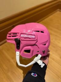 Bauer child’s skating hockey safety helmet