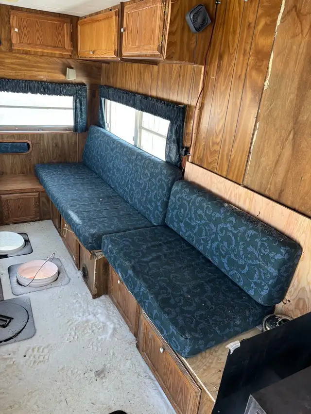 fifth wheel camper ice shack  in Travel Trailers & Campers in Regina - Image 3