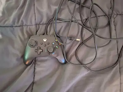 Manette Filaire / Wired Controller Xbox -35$ En bon état / In good condition Appels/Texts: 438-939-7...