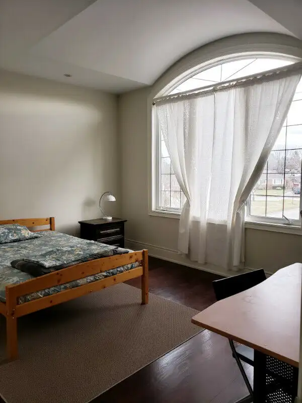 EXTREMELY BEAUTIFUL LARGE ROOM IN A WELCOME NEW HOUSE