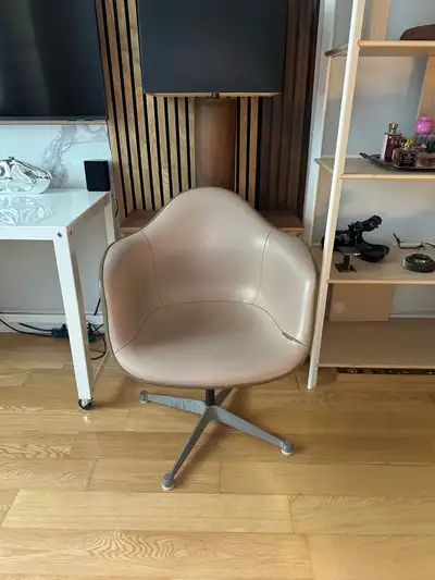 AUTHENTIC VINTAGE EAMES MCM SHELL ARM CHAIR HERMAN MILLER, View more