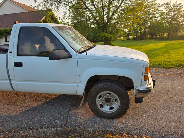 97 6.5 diesel 2500 series pickup for parts in Cars & Trucks in Norfolk County - Image 3