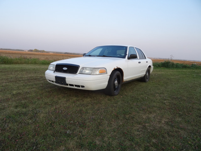 2010 Crown Victoria Police Intercepter in Cars & Trucks in Strathcona County - Image 2