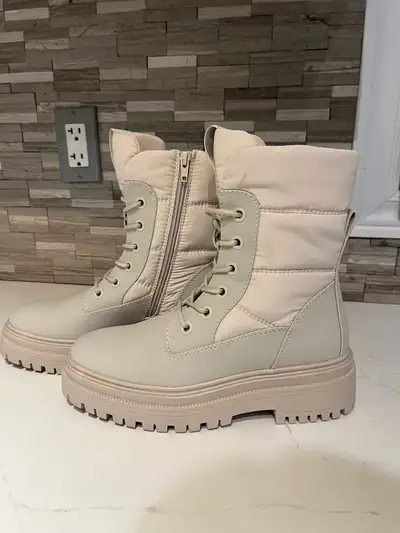 Women’s winter boots, View more