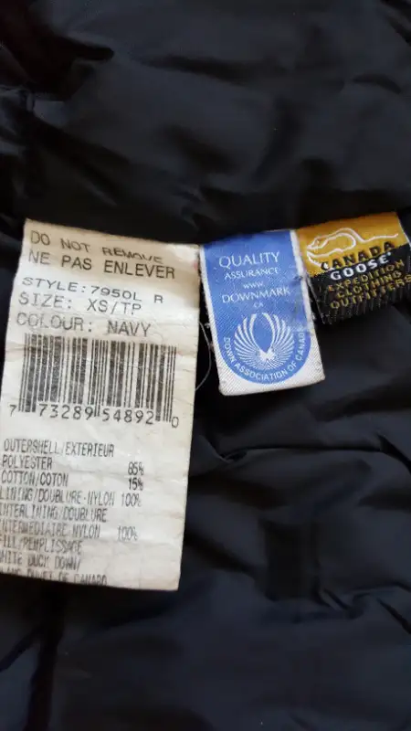 Canada Goose Women's Chilliwack Bomber Heritage Jacket - $120 in Women's - Tops & Outerwear in Calgary - Image 6