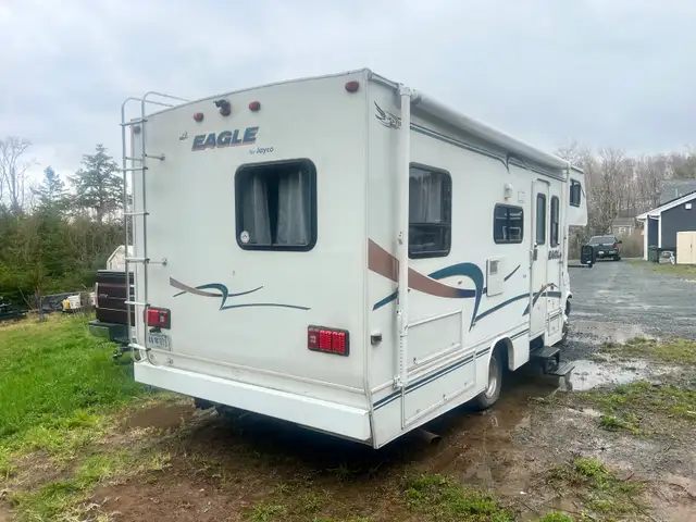 2000 Ford E-350 Eagle by Jayco Motorhome in RVs & Motorhomes in Bedford - Image 3