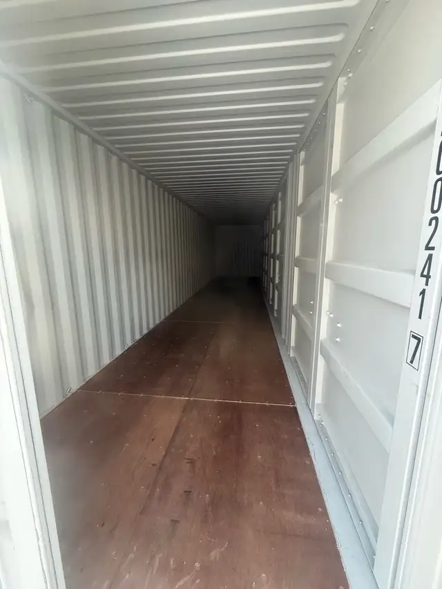  SCRATCH & DENT SALE – 40FT FOUR-DOOR SHIPPING CONTAINERS  in Outdoor Tools & Storage in Ottawa - Image 3