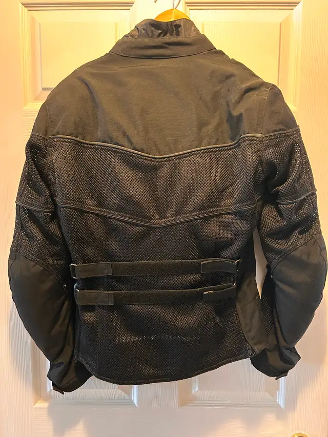 Power Trip Motorcycle Jacket Womens Medium in Women's - Tops & Outerwear in Mississauga / Peel Region - Image 3