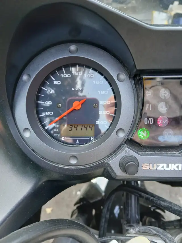 Suzuki VStrom DL1000 in Touring in City of Toronto - Image 3