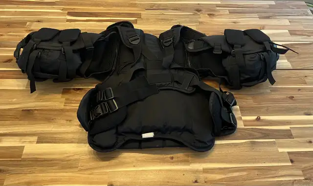 Goalie Chest Pad  in Hockey in Calgary - Image 3