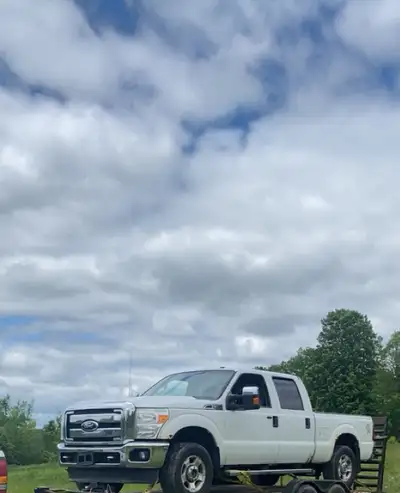 2011 f-250 four door short box 4x4 xlt needs cab corners and box floor the last owner put a fresh to...