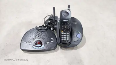 Téléphone panasonic avec répondeur.Si vous voyez l'annonce c'est disponible.