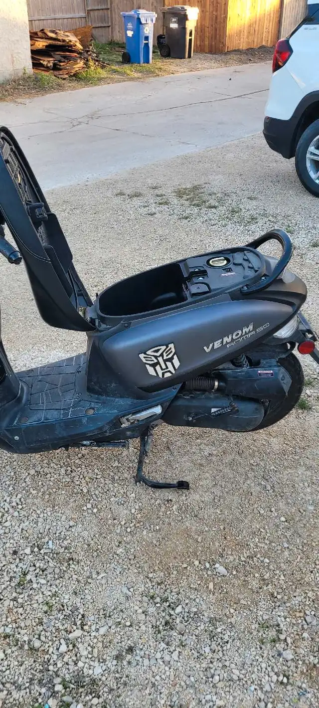 2022 Venom Roma Scooter OBO in Scooters & Pocket Bikes in Winnipeg - Image 5