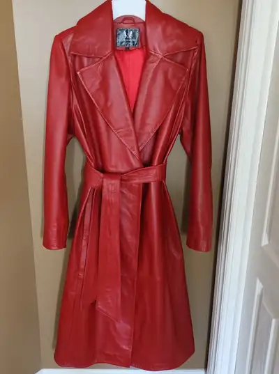 Manteau de cuir long Dimitri rouge très fashion, View more