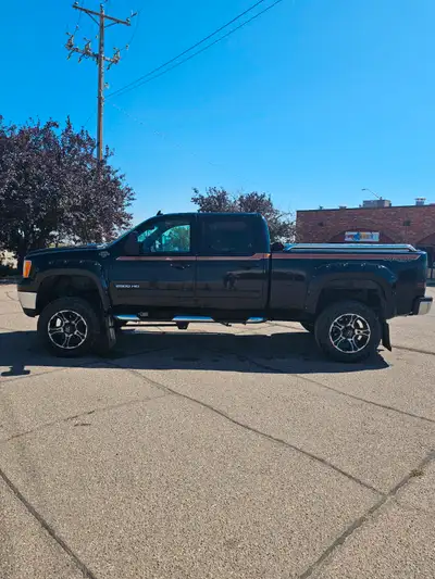 This truck is not your usual 2500 HD. It has the GFX Ultimate make over and is in excellent shape. I...