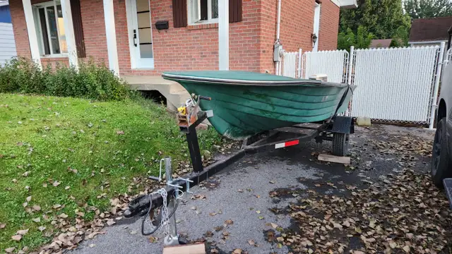 Chaloupe 14' avec moteur 15hp Johnson ainsi que trailer. in Powerboats & Motorboats in Saint-Jean-sur-Richelieu - Image 4