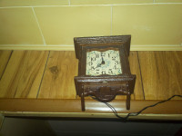 horloge en plastique vintage fonctionnelle électrique