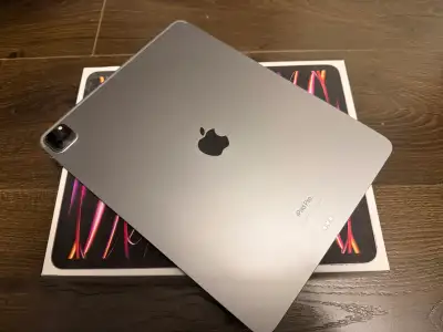 iPad Pro 12.9inch 6th generation 256GB, View more