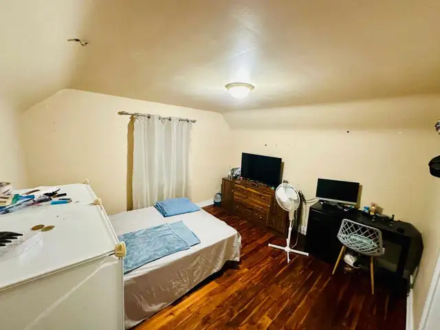 Private Room For Rent (800 CAD)63871255388289121