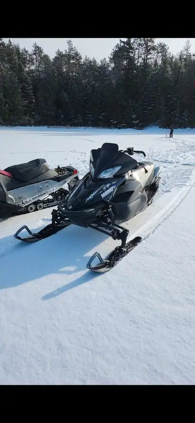 Selling my 2007 Yamaha Apex GT, sled runs and drives amazing, zero issues, had jackshaft bearings do...