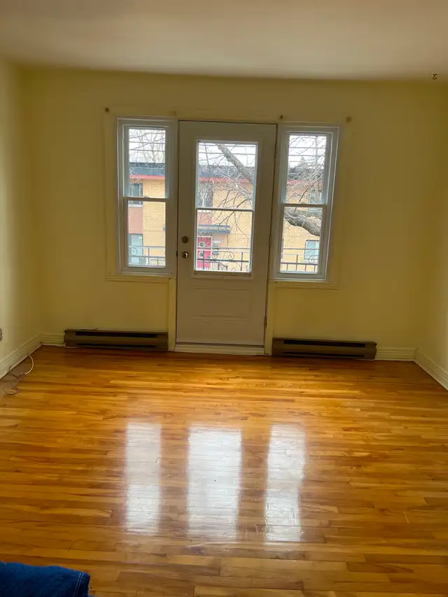GRAND 4 ½, Ahuntsic – Sauriol Street, 2 Large Bedrooms – August
