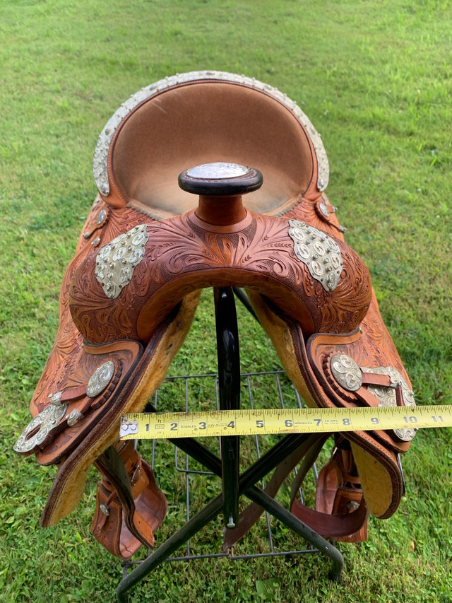 Alamo Equtation Saddle  in Equestrian & Livestock Accessories in North Bay - Image 4