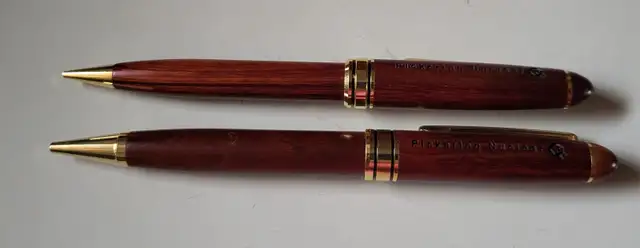 Vintage Pickering Nuclear Wooden Pen & Pencil Set in Wooden Box in Arts & Collectibles in Oshawa / Durham Region - Image 5