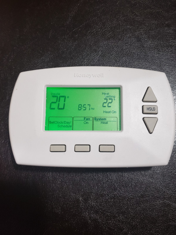 Honeywell  Thermostat in General Electronics in Mississauga / Peel Region
