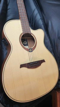 LAG T70 ACE Acoustic Electric with case