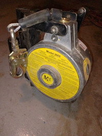 Confined space winch