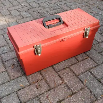 Large 24" Heavy Duty Plastic Tool Box Removable trays 24" x 10" x 11" New condition Toolbox