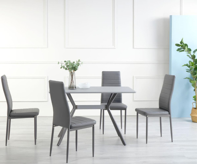 5 Piece dining set | Anti scratch table | Delivery available in Dining Tables & Sets in Kitchener / Waterloo - Image 2