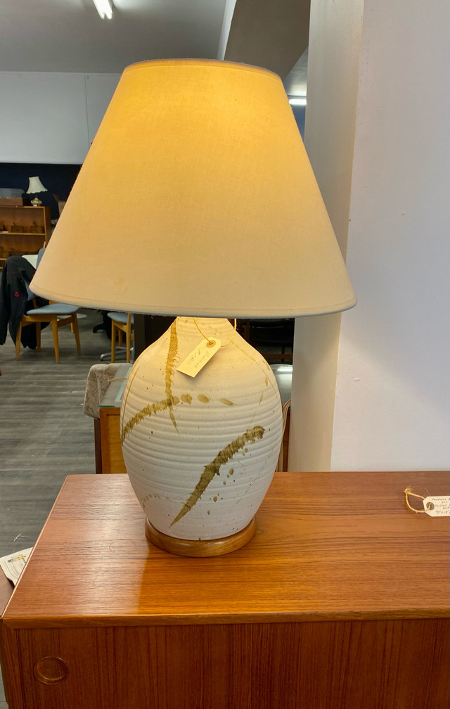 Teak Mid Century Modern Lamp  in Indoor Lighting & Fans in Oshawa / Durham Region - Image 2