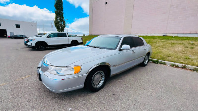 1999 LINCOLN TOWN CAR CARTIER SERIES PACKAGE - $7000