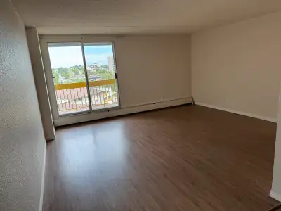 Room Available- Southgate Mall, Edmonton