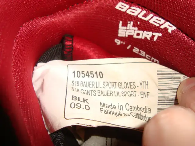 Gants de hockey pour enfant 9" in Hockey in Drummondville - Image 4