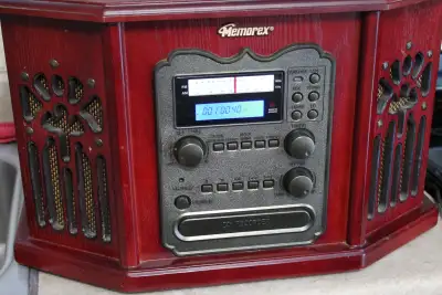 MEMOREX AM/FM/CD/CASSETTE/PHONO(RECORD PLAYER) STEREO CENTRE, View more