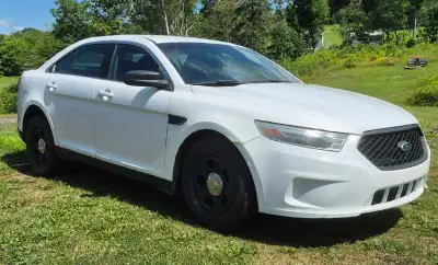 2013 ford Taurus AWD X police car 3.5 motor Selling as is for parts or repair