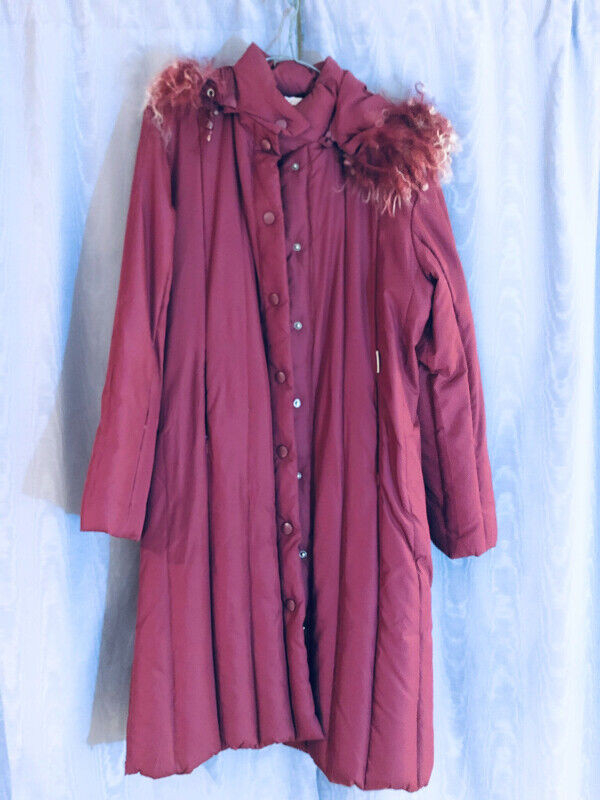 Long down coat for this winter in Women's - Tops & Outerwear in Markham / York Region