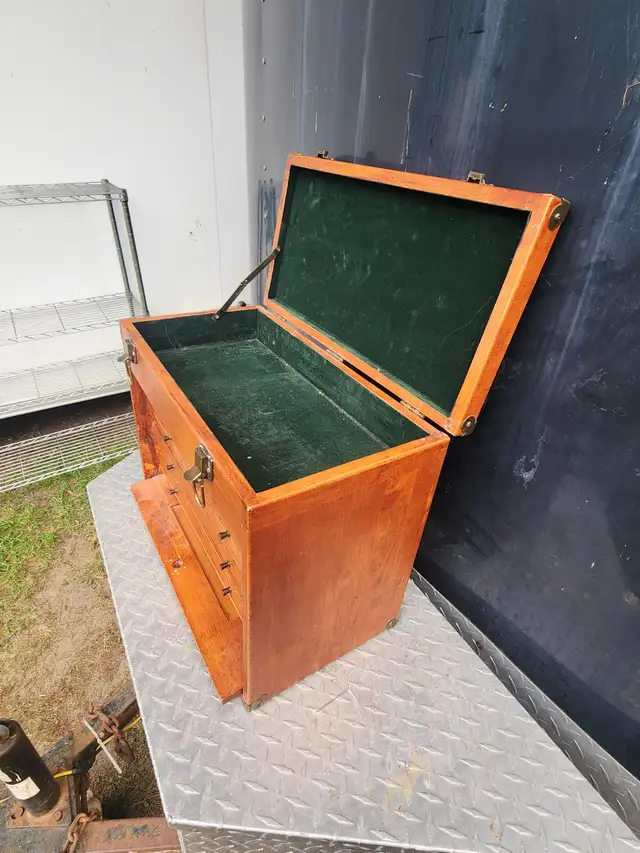 Wood Machinist 8 Drawers Tool Chest With Felth In All The Drawer in Tool Storage & Benches in Windsor Region - Image 4