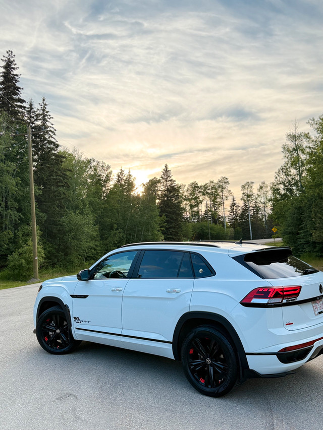 2023 Volkswagen Atlas Cross Sport Black Edition in Cars & Trucks in Grande Prairie - Image 2