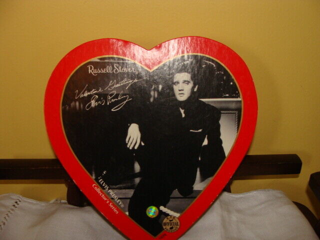 Très jolie boîte en forme de coeur, Elvis Presley dans Art et objets de collection  à Laval/Rive Nord