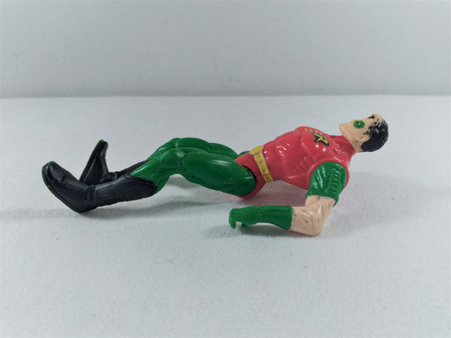 Vintage Kenner Total Justice 5" ROBIN Action Figure in Arts & Collectibles in Moncton - Image 3