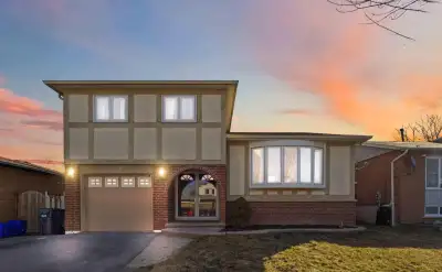 *** no soliciting** Nestled in the tranquil West Lynde Creek, this beautifully renovated 3-bedroom,...